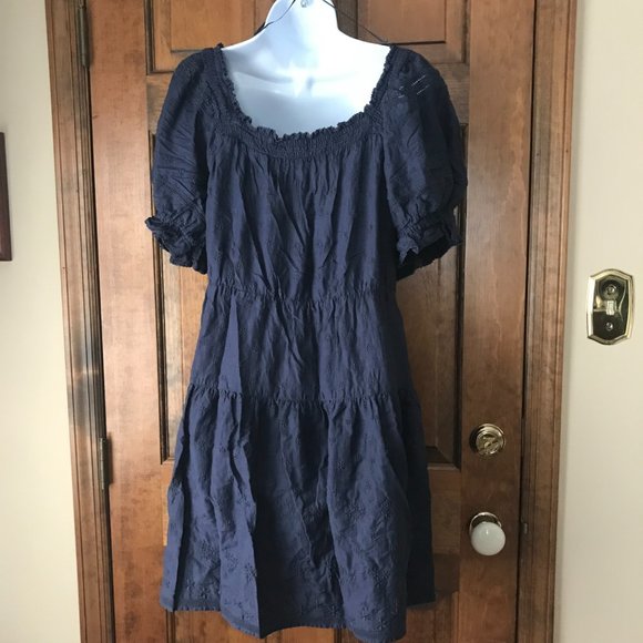 Old Navy Pullover Navy Blue Tiered Dress w/Scattered Embroidered Flowers Large - Picture 10 of 14